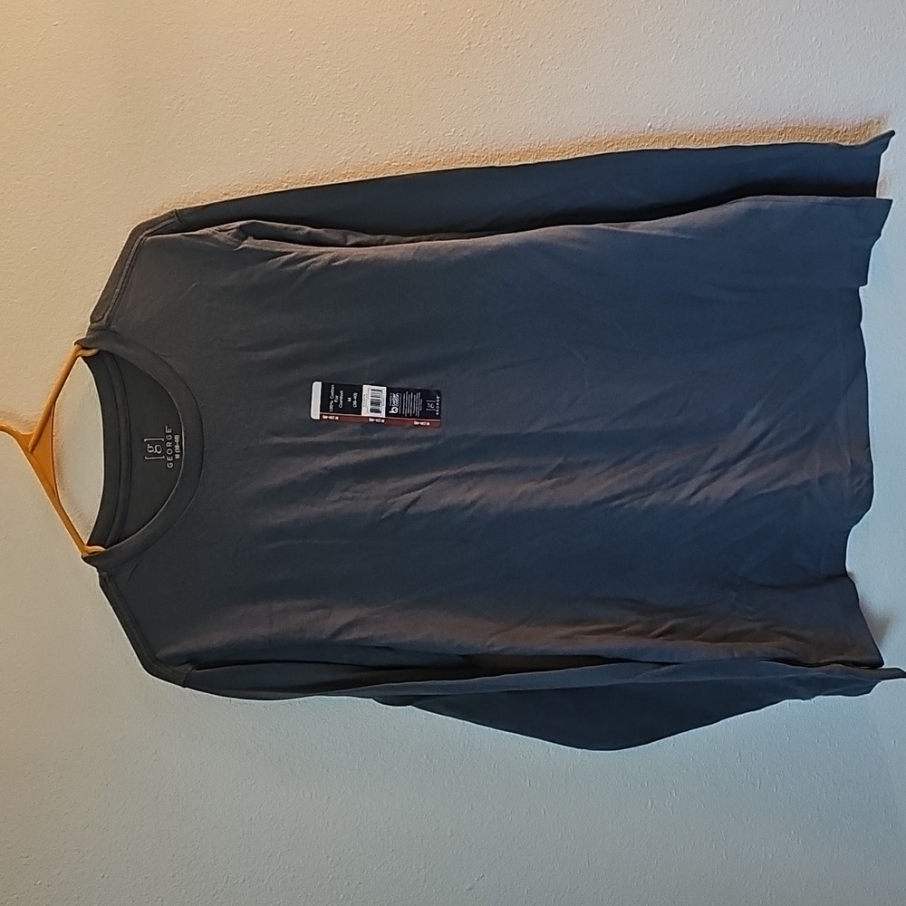 NWT Mens Long Sleeve Tshirt